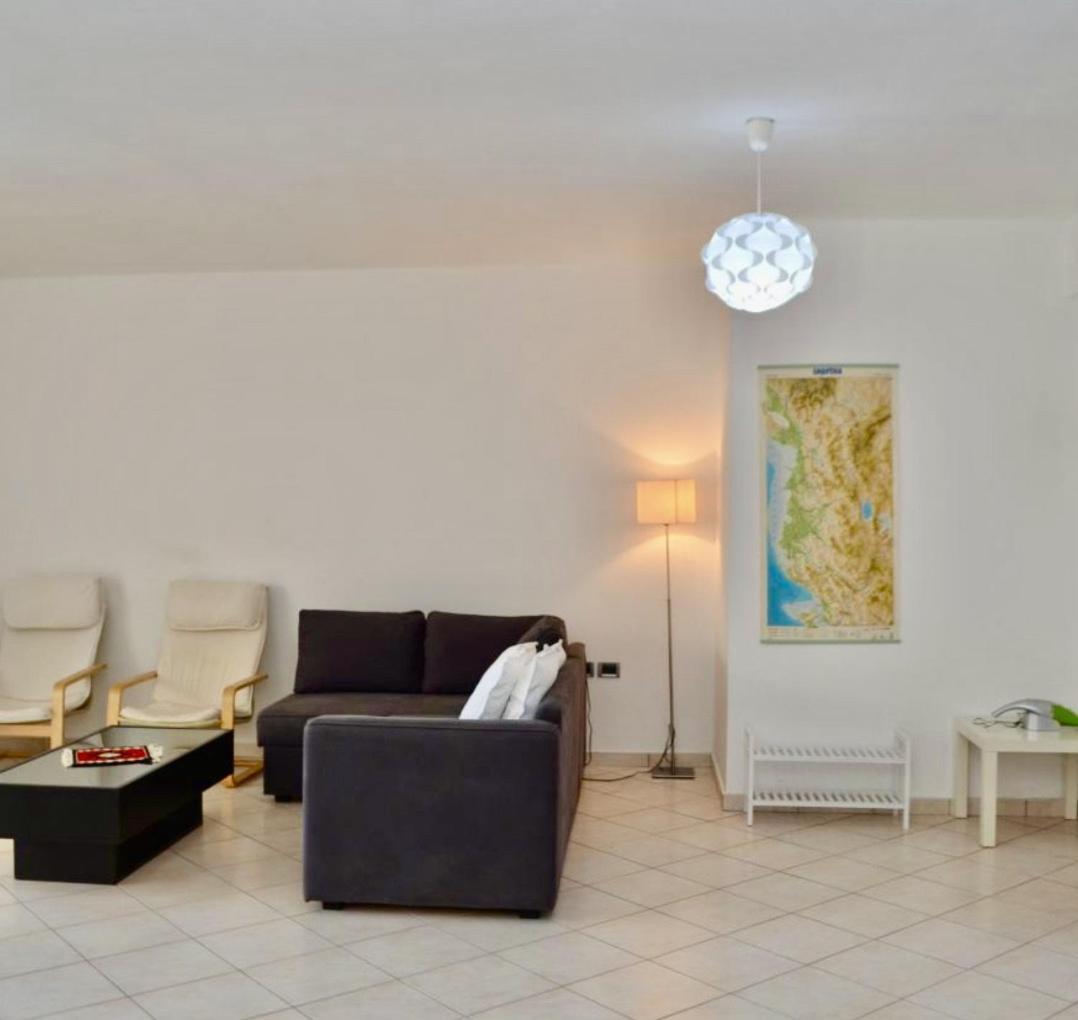 Andi Apartment Sarandë Esterno foto