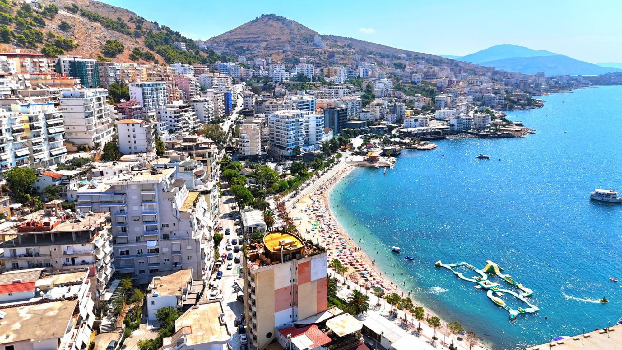 Andi Apartment Sarandë Esterno foto