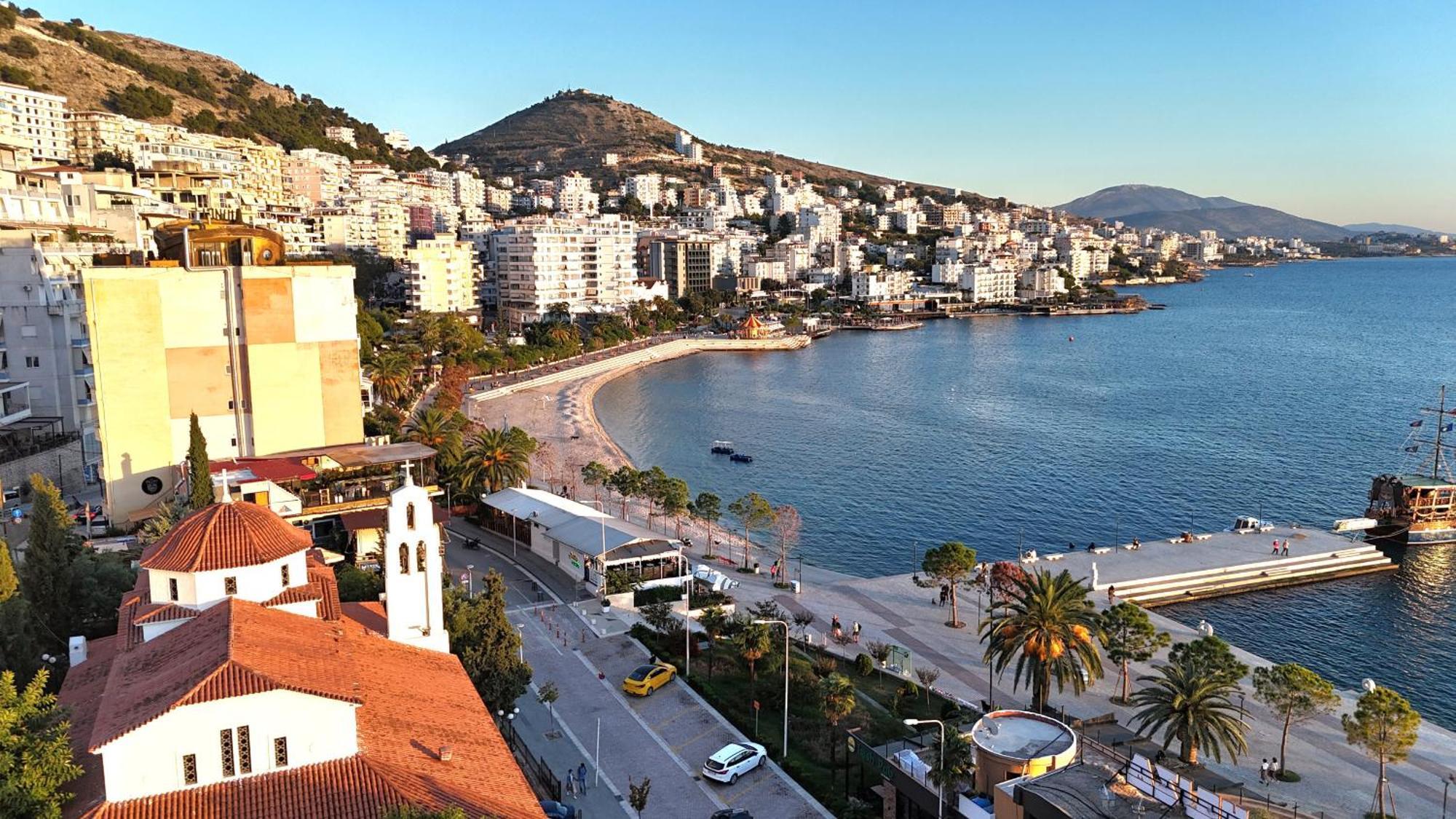Andi Apartment Sarandë Esterno foto