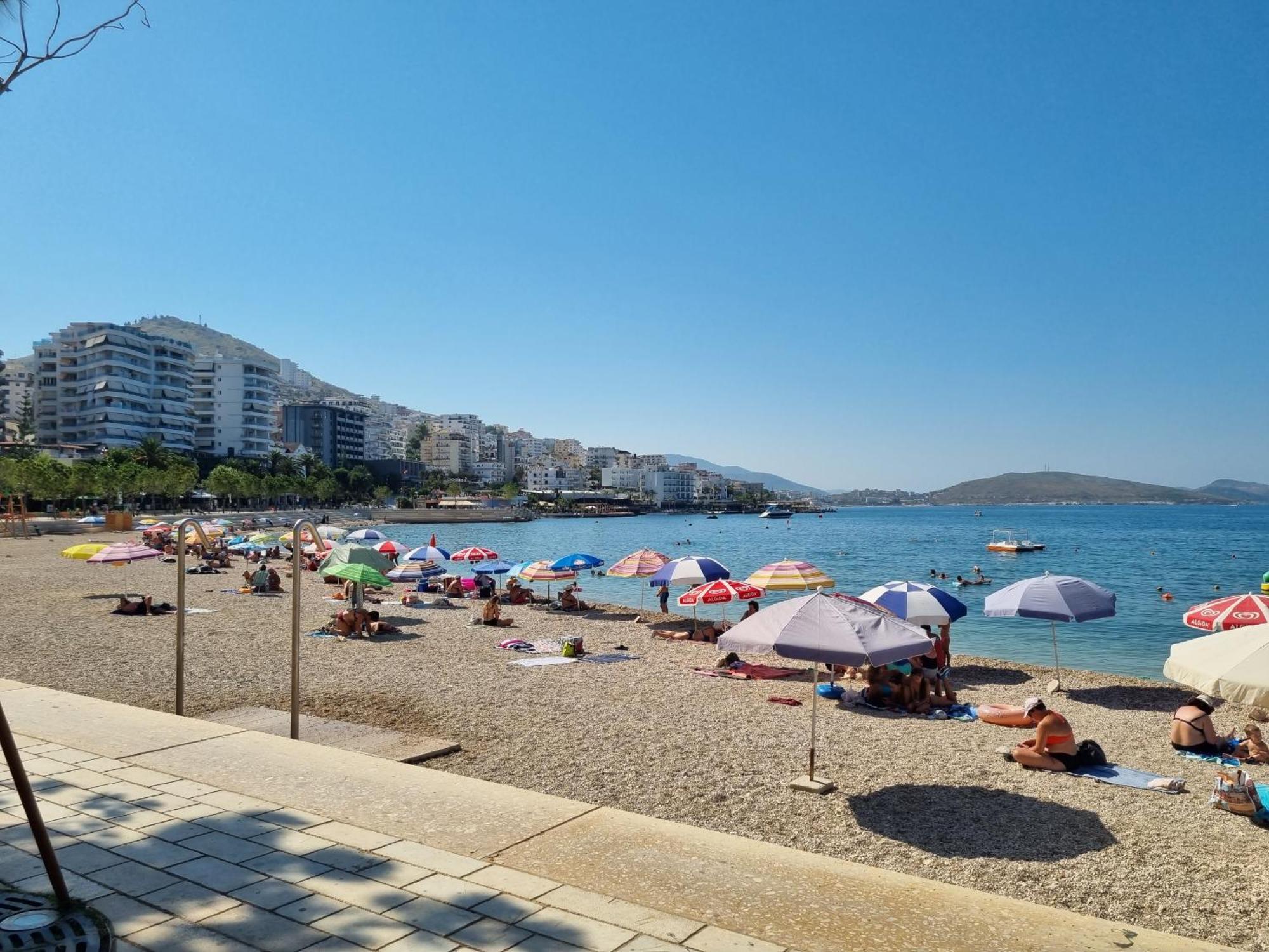 Andi Apartment Sarandë Esterno foto